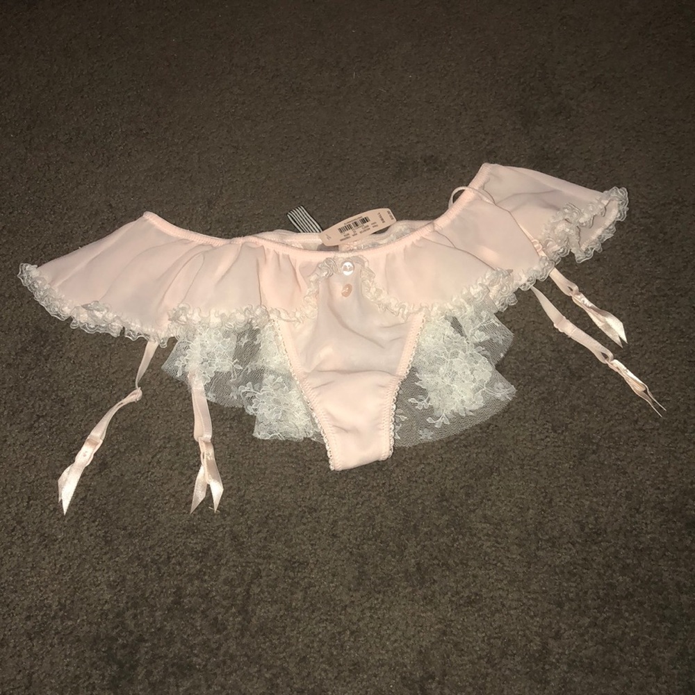 Victoria’s Secret garter